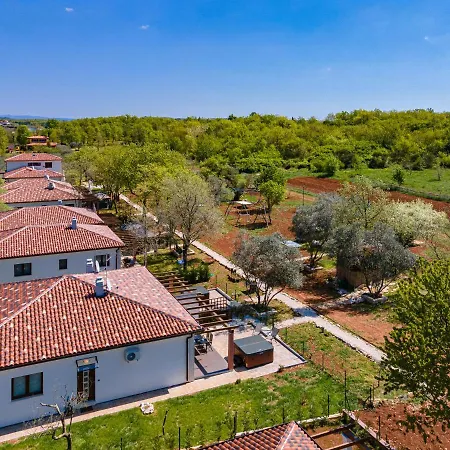 Noa I Natali Kaldanija