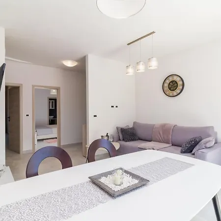 Noa I Natali Apartment *