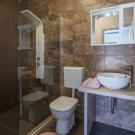 Apartment Noa I Natali Kaldanija